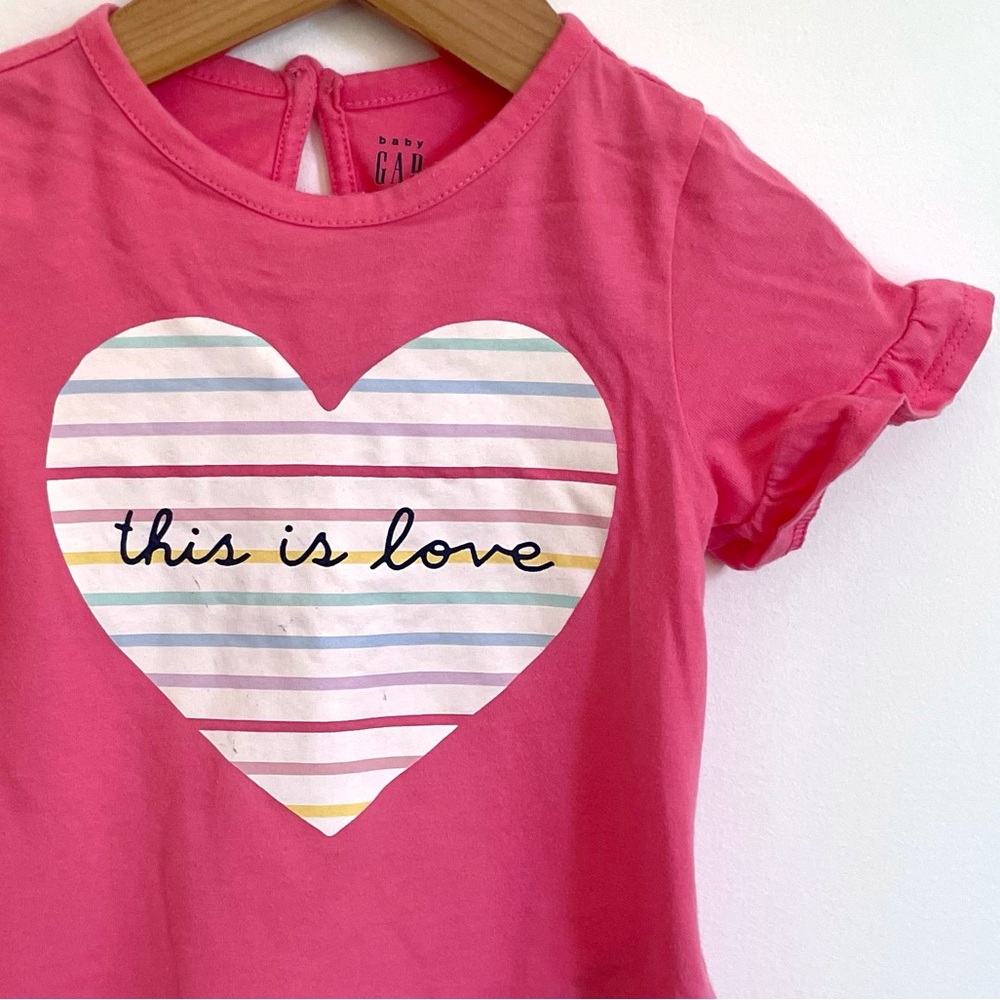 10/$30💥🩷 This Is Love Ruffle Sleeve Tee, Rainbow Stripe Vinyl Heart Appliqué